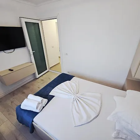 Garsoniera Cris&apartament Ale *